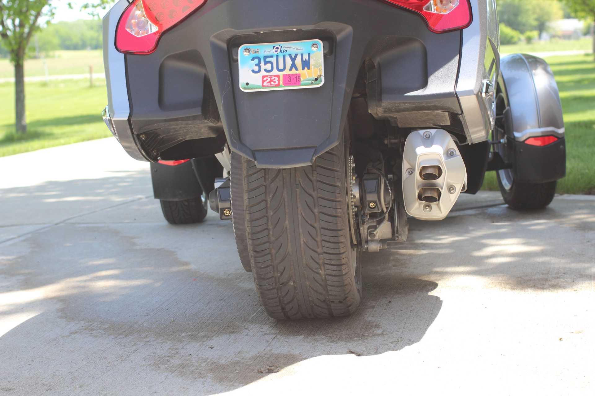 spyder_tires_3009.jpg