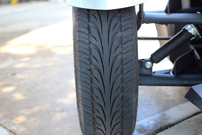 spyder_tires_3000.jpg